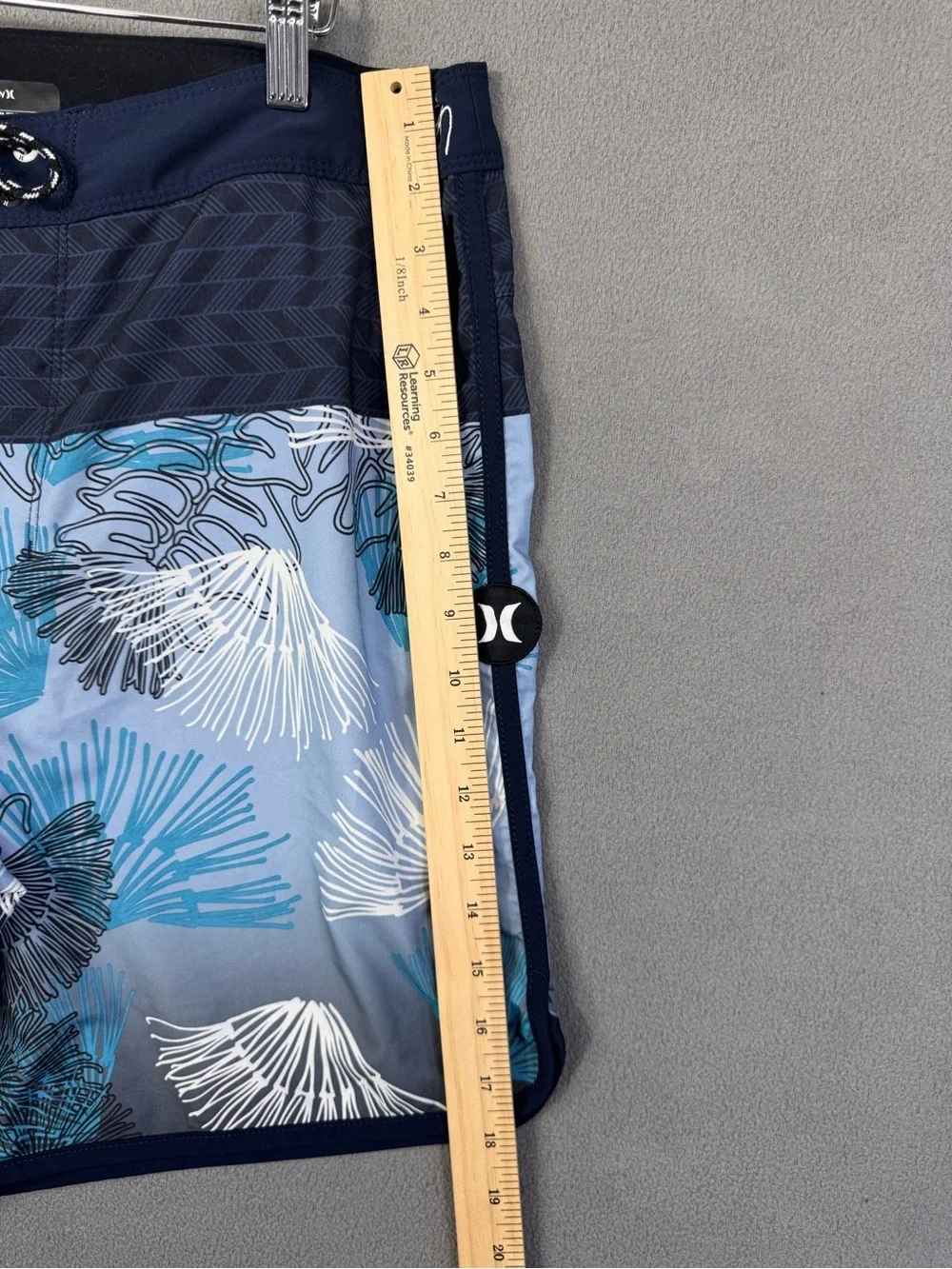 Hurley Hawaii Aloha Sig Zane Design Swim Board Trunks Blue Island Shorts, 32